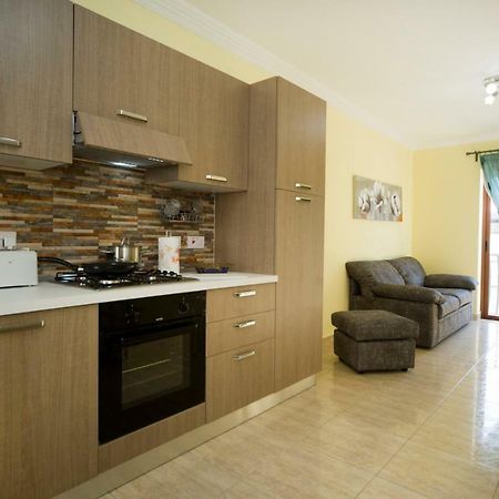 Sliema Duplex 1 Bedroom Apartment With 2 Bathrooms- Sleep 4 エクステリア 写真