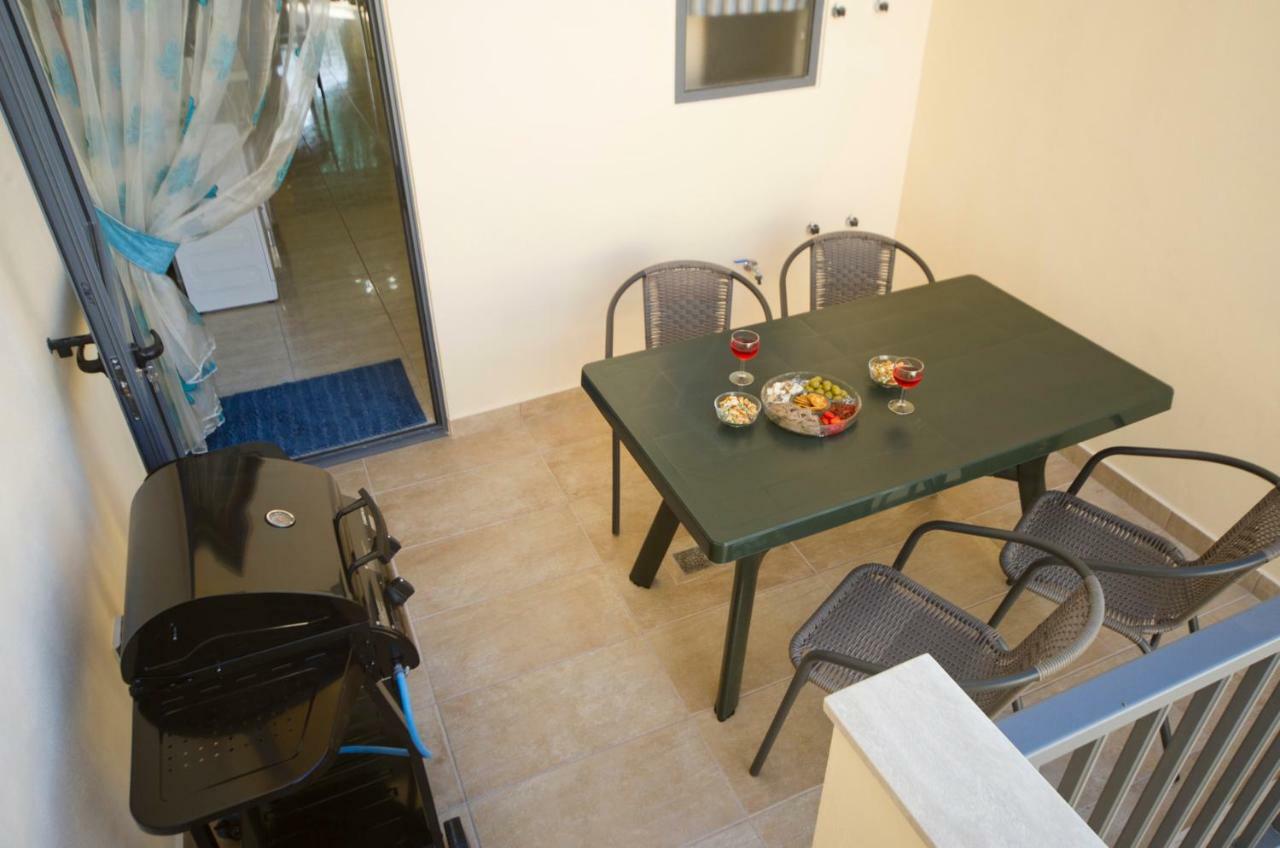 Sliema Duplex 1 Bedroom Apartment With 2 Bathrooms- Sleep 4 エクステリア 写真