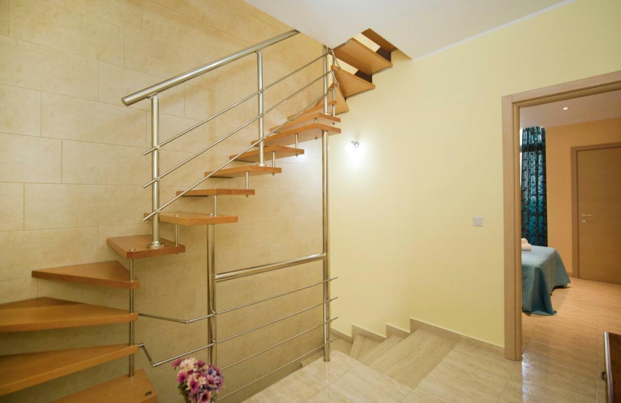 Sliema Duplex 1 Bedroom Apartment With 2 Bathrooms- Sleep 4 エクステリア 写真