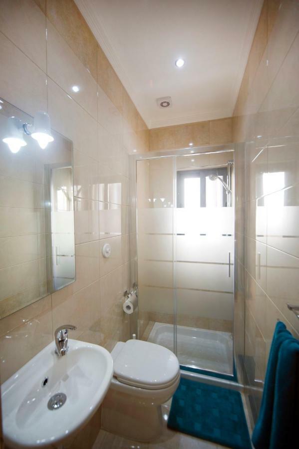 Sliema Duplex 1 Bedroom Apartment With 2 Bathrooms- Sleep 4 エクステリア 写真